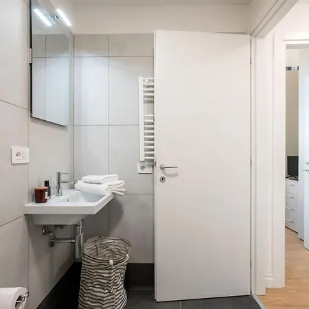 Urban Oasis With Balcony And Free Private Parking Rome