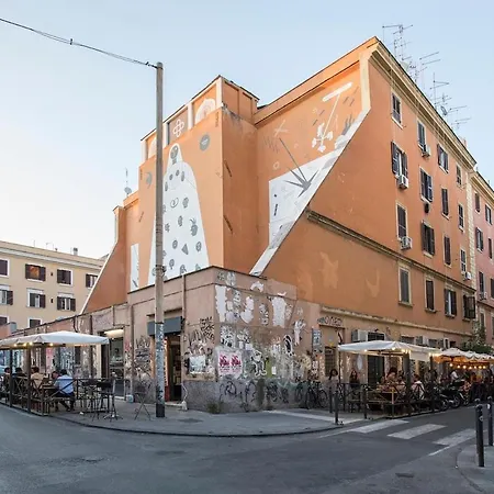 Urban Oasis With Balcony And Free Private Parking