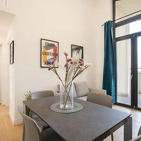 Apartment Urban Oasis With Terrace & Free Parking, Int11 *