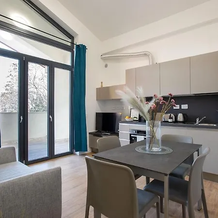Urban Oasis With Balcony And Free Private Parking *