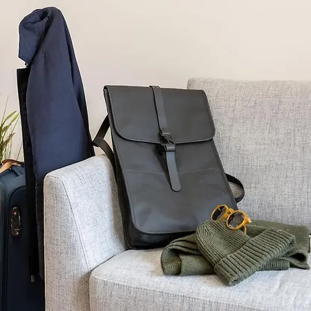 Urban Oasis With Terrace & Free Parking, Int11