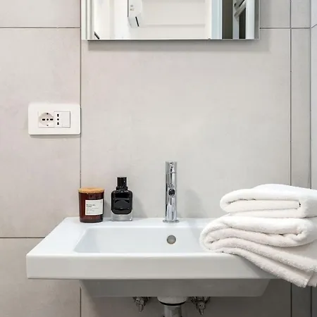 Apartment Urban Oasis With Terrace & Free Parking, Int11