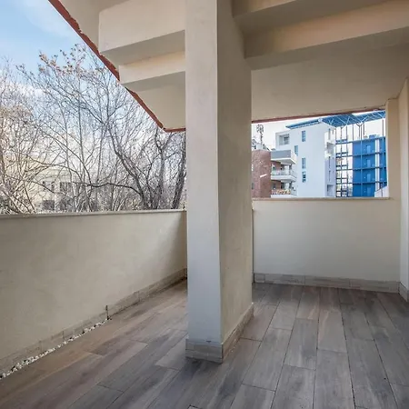 Urban Oasis With Balcony And Free Private Parking Rome