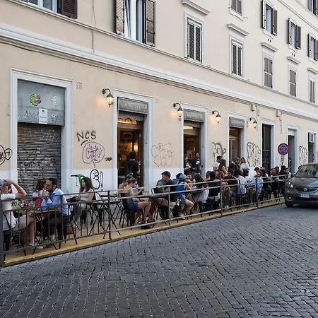 Urban Oasis With Balcony And Free Private Parking Apartment Rome