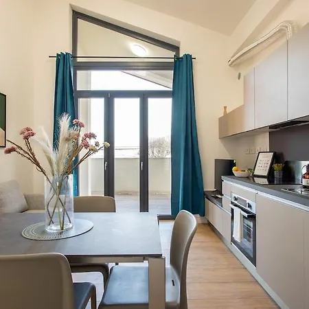 Apartment Urban Oasis With Balcony And Free Private Parking Rome