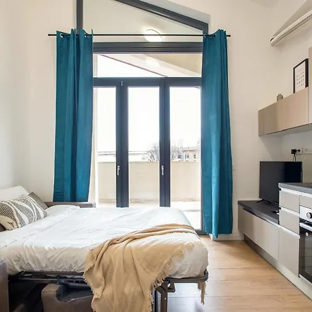 Urban Oasis With Balcony And Free Private Parking Rome