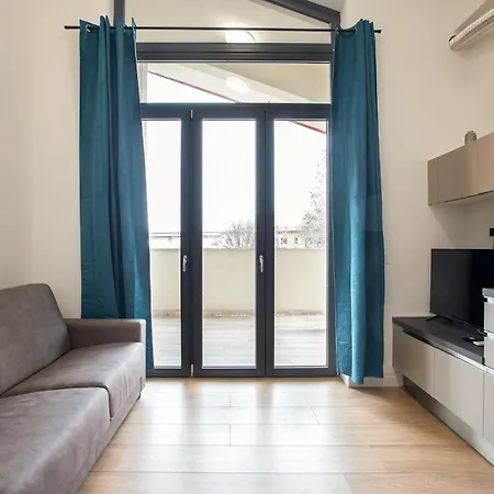 Urban Oasis With Balcony And Free Private Parking *